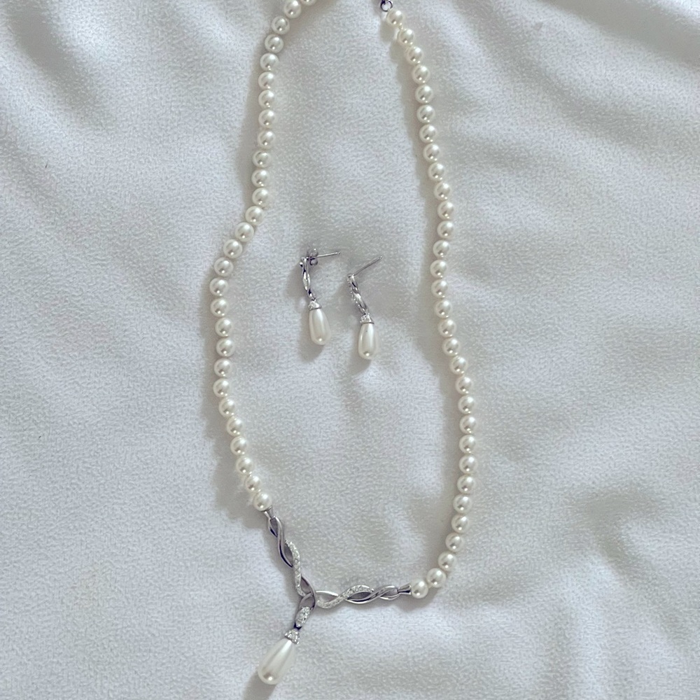 Sterling Silver Cubic Zirconia Pearl Costume Jewelry Necklace & Earrings Set NWT